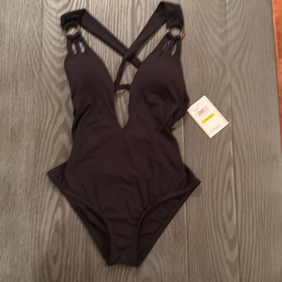 Becca One Piece Swimsuit- Brand New 🌴🏖🌴🌴🌴 - Picture 3 of 11